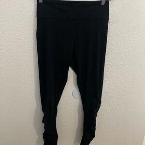 PINK- Black ultimate high rise leggings with side scrunch- Size large